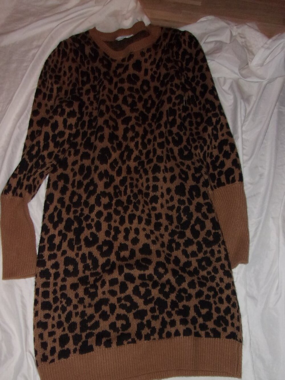 sweater dress womens size medium tan black  casual wear long sleeved leopard